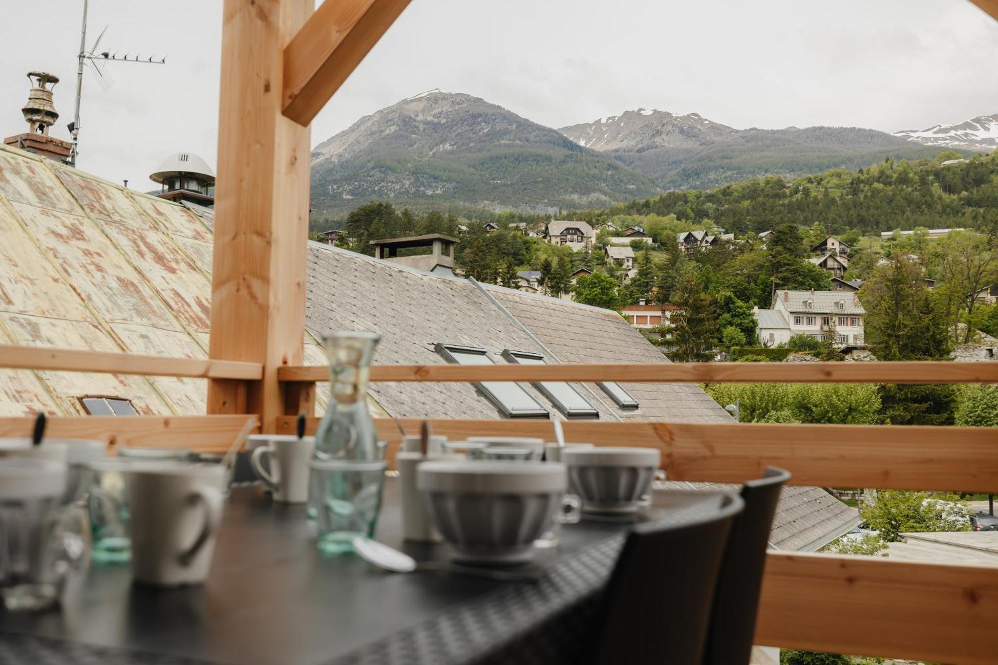 Chaleureux Appartement 8 Couchages #4 Embrun Buitenkant foto